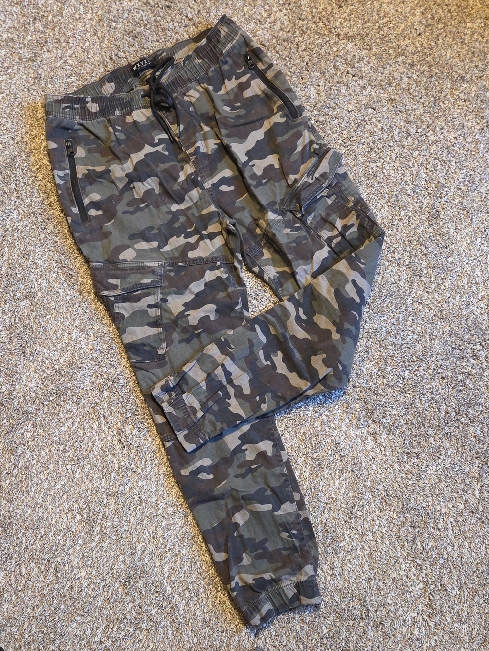 WXYZ Los Angeles Camo Cargo Jogger Pants - Picture 1 of 10